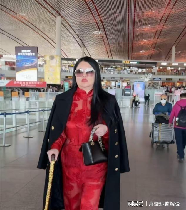 重明显体型变化引人关注开元棋牌李湘回国体重增(图2) 重明显体型变化引人关注开元棋牌李湘回国体重增(图2)