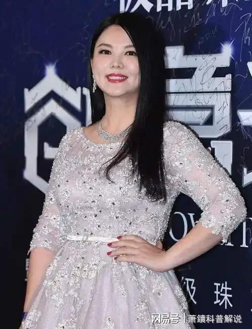 重明显体型变化引人关注开元棋牌李湘回国体重增(图4) 重明显体型变化引人关注开元棋牌李湘回国体重增(图4)