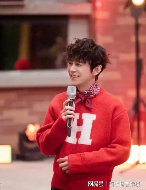 重明显体型变化引人关注开元棋牌李湘回国体重增(图10) 重明显体型变化引人关注开元棋牌李湘回国体重增(图10)