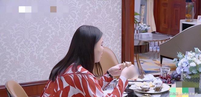 重明显体型变化引人关注开元棋牌李湘回国体重增(图21) 重明显体型变化引人关注开元棋牌李湘回国体重增(图21)